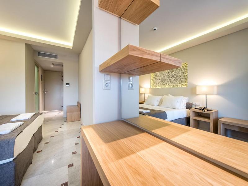 Mediterranee Hotel Plános Екстериор снимка