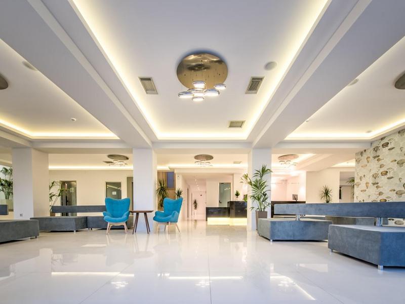 Mediterranee Hotel Plános Екстериор снимка